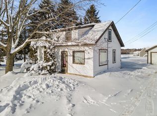 N68W27770 County Road Vv, Hartland, WI 53029