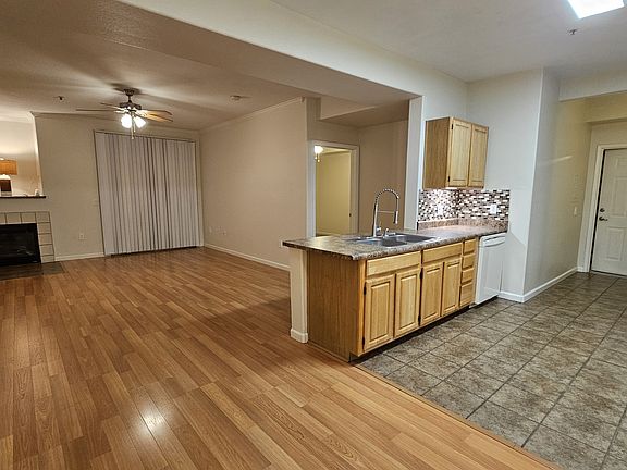 5th image of 501 Gibson Dr APT 1011