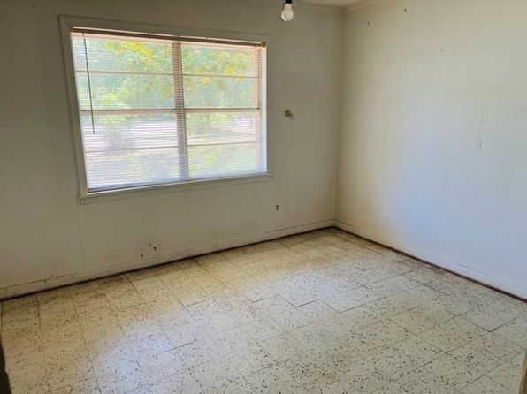 2090 Worth St, Hemphill, TX 75948
