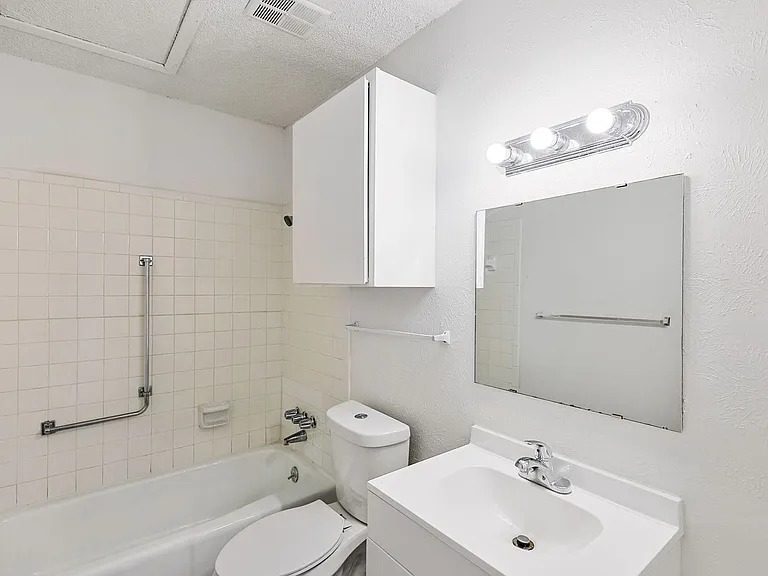 2637 W Randol Mill Rd — Photo 21