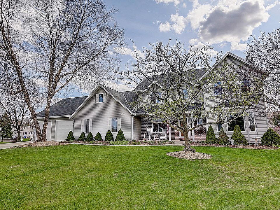 1st image of 220 Erin Ct