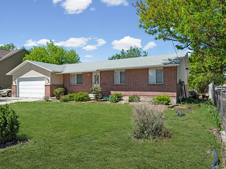 7402 S Temple Dr #A — Photo 1
