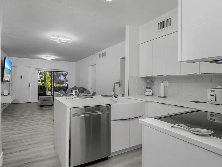 201 S Collier Blvd #1 — Photo 14