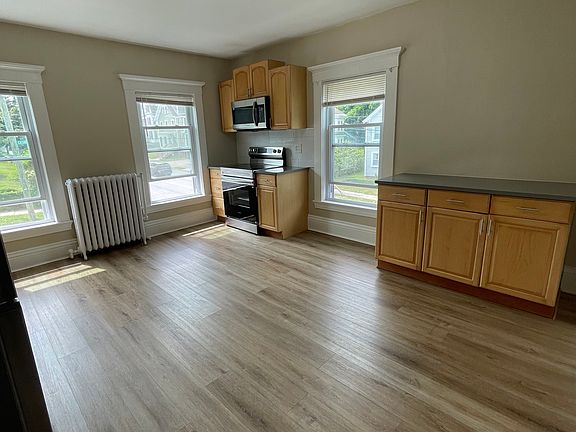 2nd image of 218 Washington St