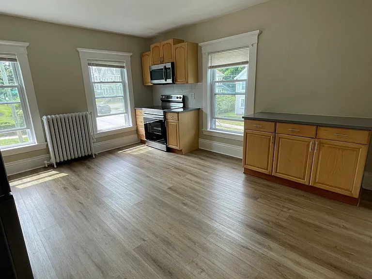 218 Washington St — Photo 1