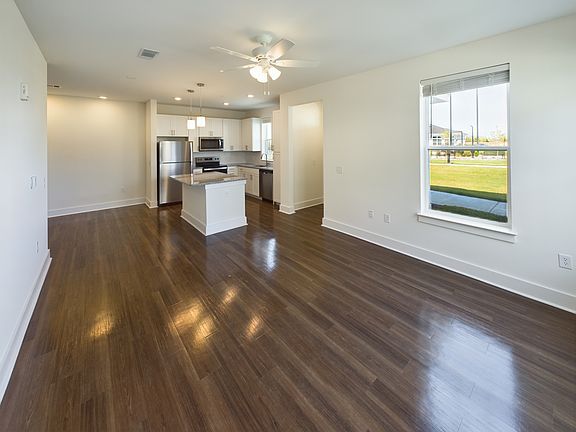2nd image of 720 Victory Ln #8-102