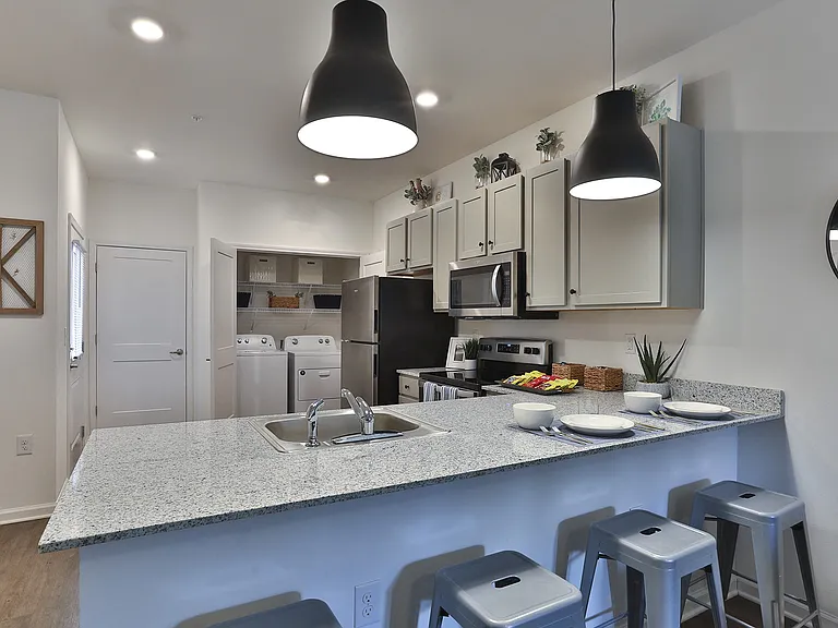 Flagship Western Apartments & Townhomes — Photo 15
