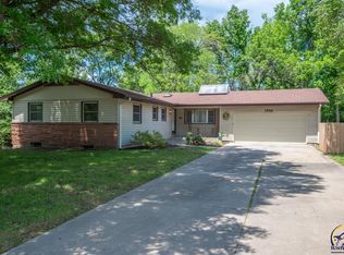 1824 SW Brooklyn Ave, Topeka, KS 66611