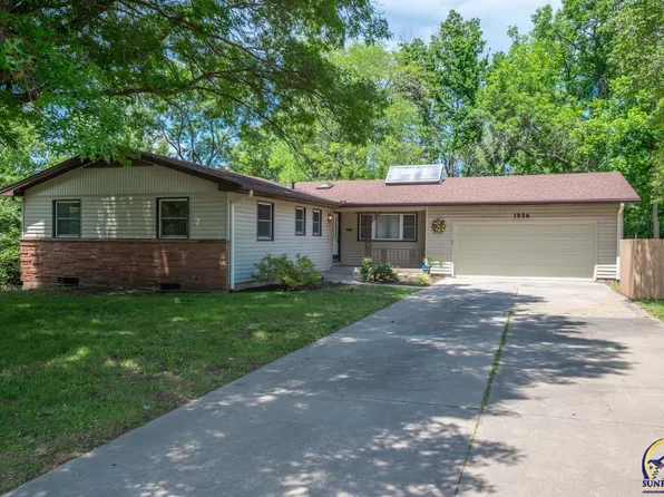 1824 SW Brooklyn Ave, Topeka, KS 66611