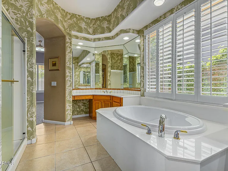 1687 E Carob Dr — Photo 13