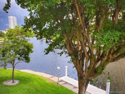 450 Paradise Isle Blvd APT 203, Hallandale, FL, 33009