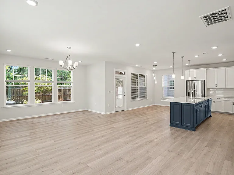 2201 Big Sky Ln — Photo 6