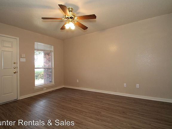 4th image of 923 Rosewood Dr APT B