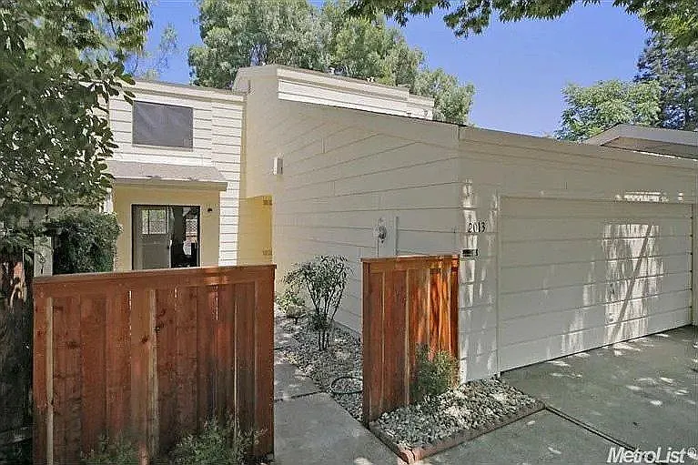 2013 Picasso Ave — Photo 2