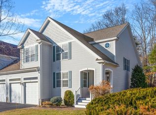 12 Cortland Ave #61, Stratham, NH 03885