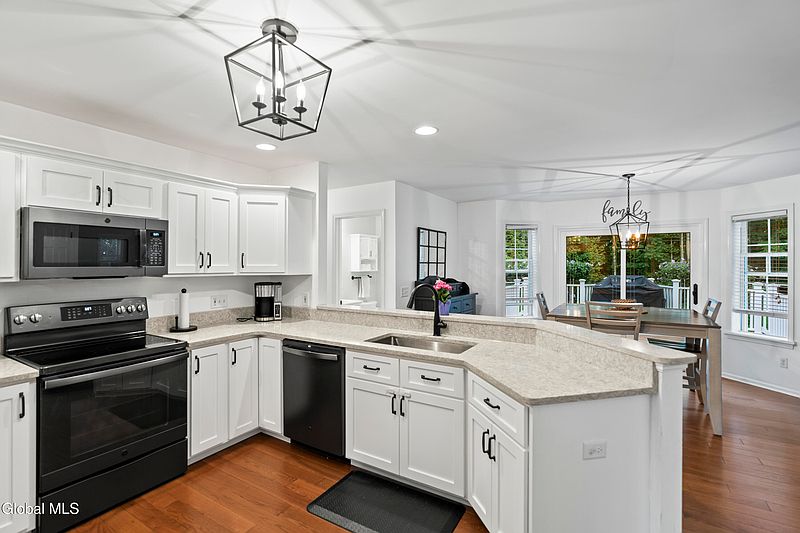 2nd image of 2 Kendall Place