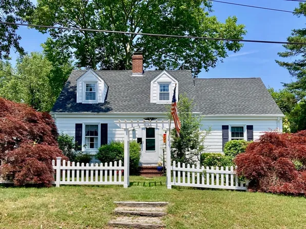 147 Huntington Ave, Dartmouth, MA 02747