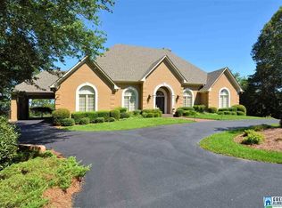 7513 Stratford Pl, Vestavia, AL 35242