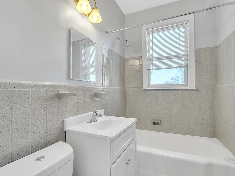 The Glenwood Apartments — Photo 5