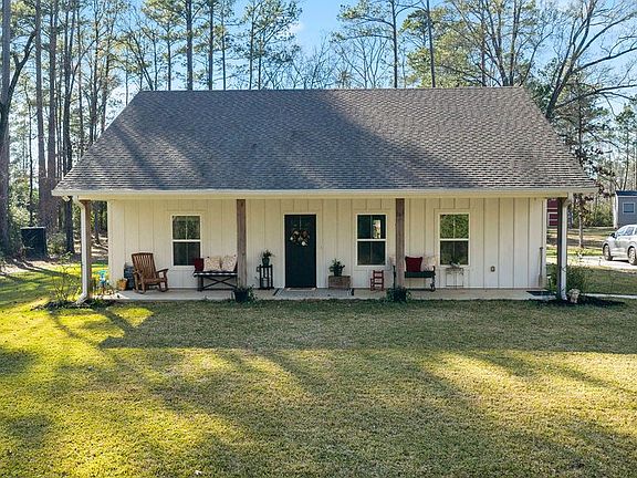 4th image of 450 Sherman Rd