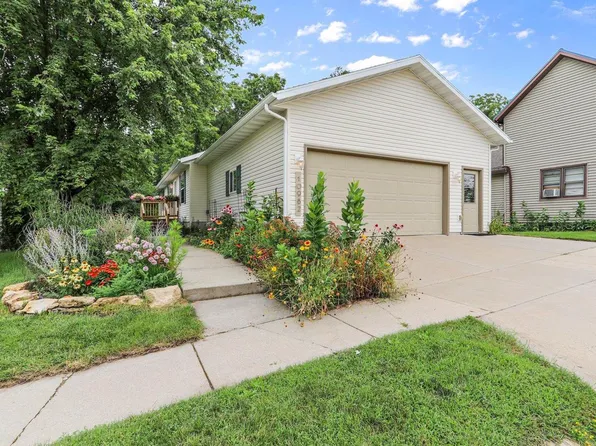 10982 Ridge Street, Blue Mounds, WI 53517