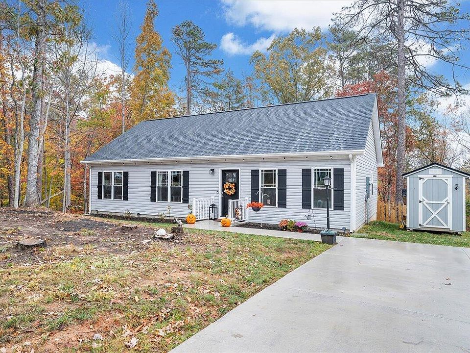 1st image of 107 Pine Ridge Dr