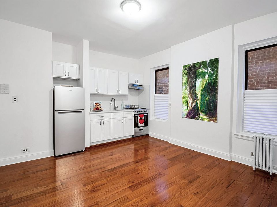 1st image of 90 Hamilton Pl Unit 4E