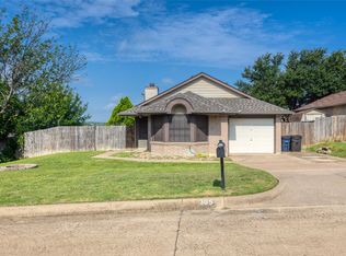 305 N Long Rifle Dr, Fort Worth, TX 76108