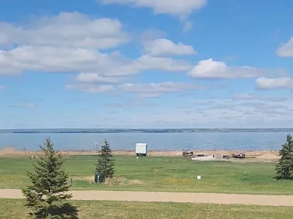 730 Lakeshore DRIVE, Meota, SK S0M 1X0