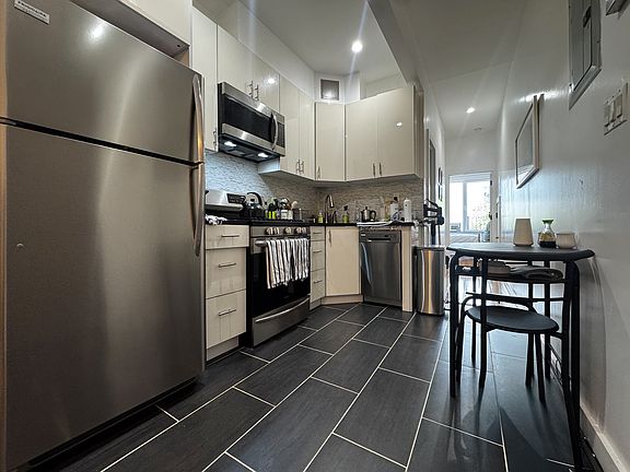2nd image of 218 Withers St #2B