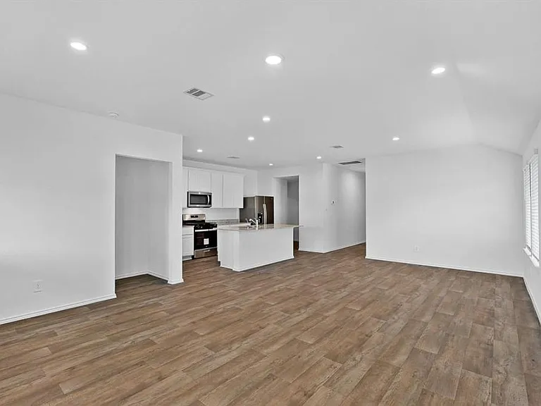 4243 Brinkworth Dr — Photo 4