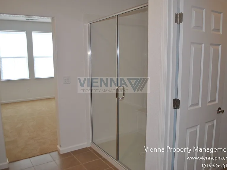 101 Chesapeake Ct — Photo 21