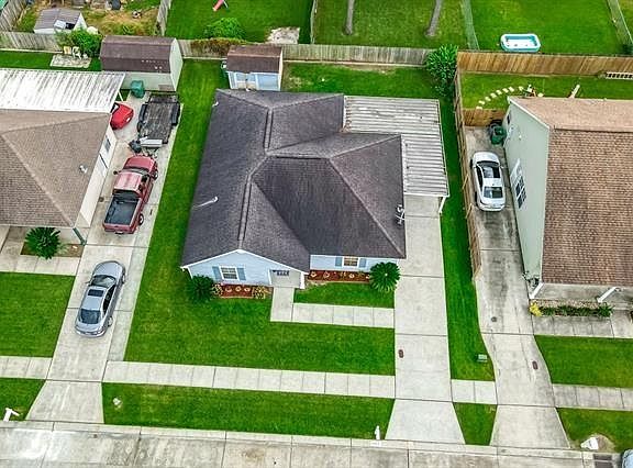 2nd image of 5913 Three Oaks Ct