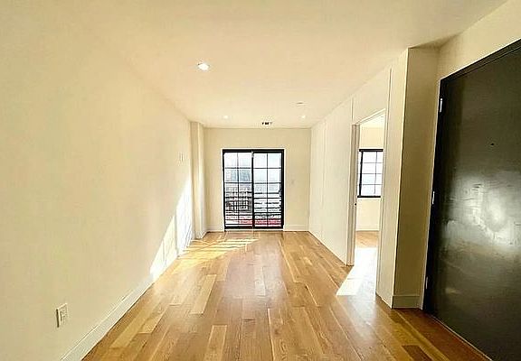 4th image of 25 Fayette St #3