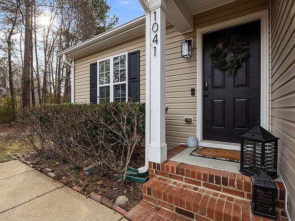 4th image of 1041 Parkers Ridge Dr
