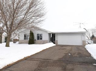 804 6th Ave SW, Isanti, MN 55040