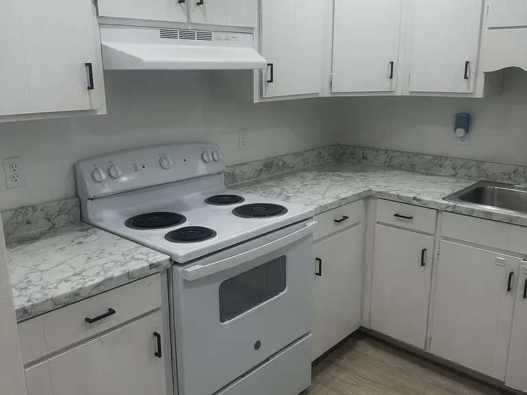 1520 Mohawk Ct NW #2 — Photo 8