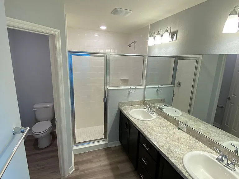 595 Lorient Dr — Photo 7
