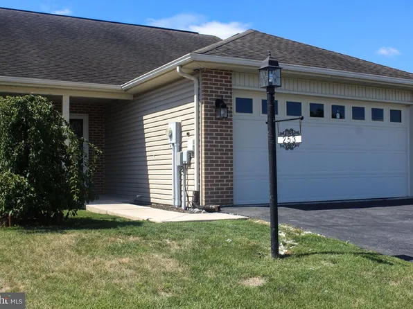 253 Lantern Ln, Chambersburg, PA 17201