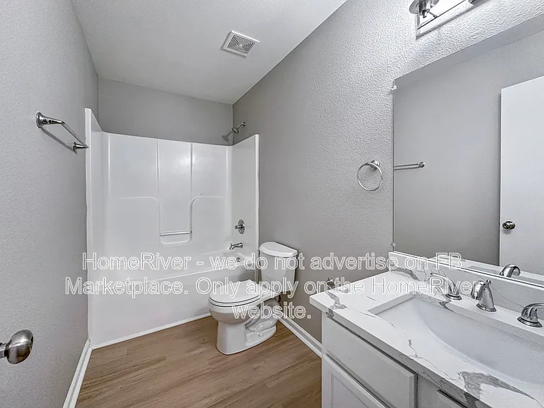 117 Bermuda Lakes Dr — Photo 13