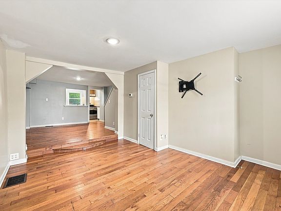 5th image of 2983 Cedar St