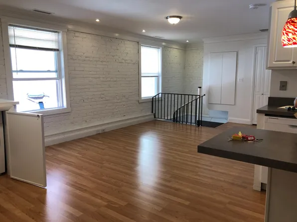 15 Elm St #5, Greenwich, CT 06830