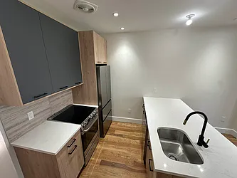 Rented by Space Link Realty