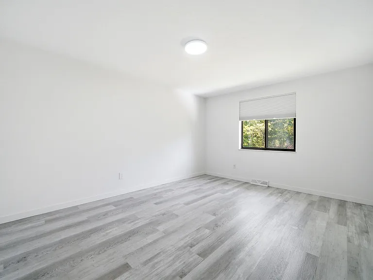 5864 Oval — Photo 18