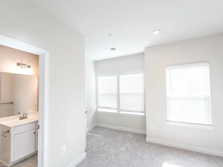 2816 Evansgreen Dr — Photo 7
