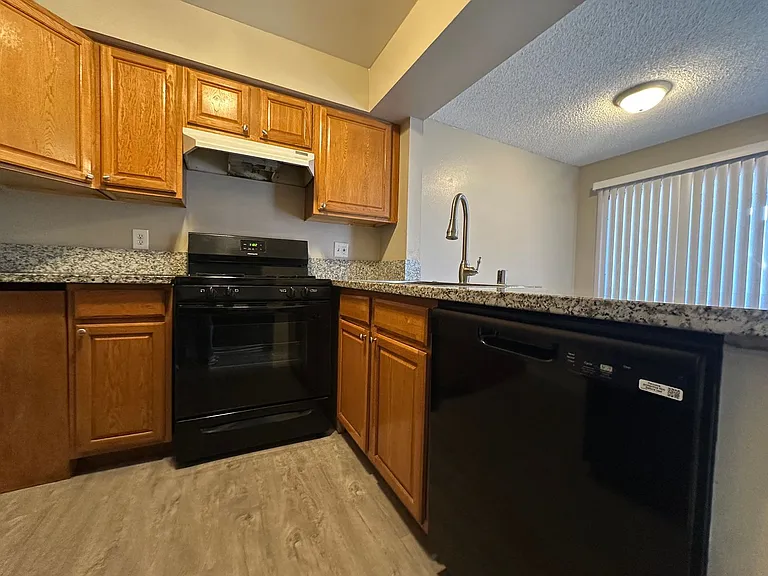 1467 Hialeah Dr #D — Photo 9