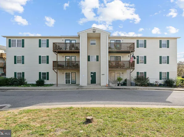 205 Hailey Ln, Strasburg, VA 22657