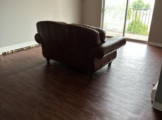 309 W Hawthorne Cir APT 3A, Mount Prospect, IL 60056