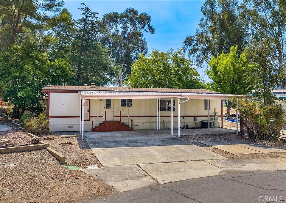 1st image of 4440 Moccasin Ln