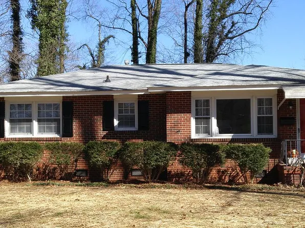 2808 Dellwood Dr, Greensboro, NC 27408